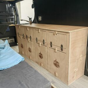 Ma Malle d'Enfer- transformez votre voiture de tout les jours en van aménagé - aménagement fourgon-meuble de cuisine dans un renault trafic