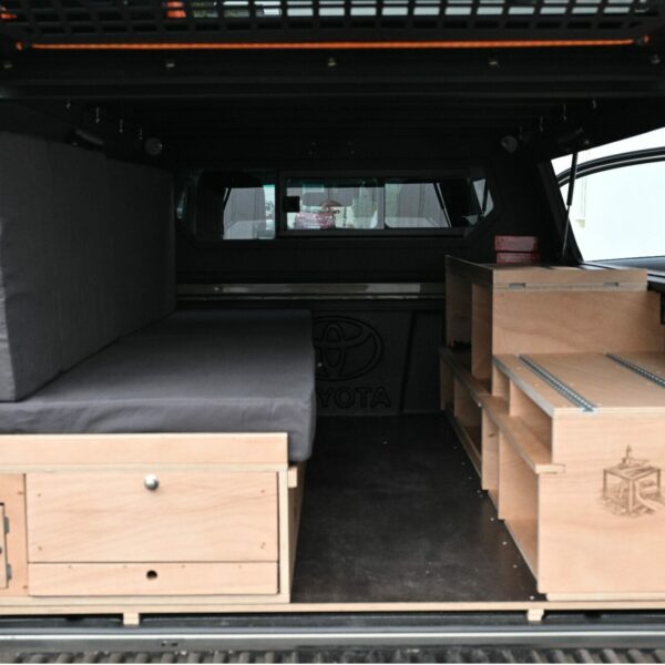 Ma Malle d'Enfer - Personnalisez votre véhicule -aménagement fourgon- transformez votre voiture en van aménagé - Sur mesure - 4x4 Hilux
